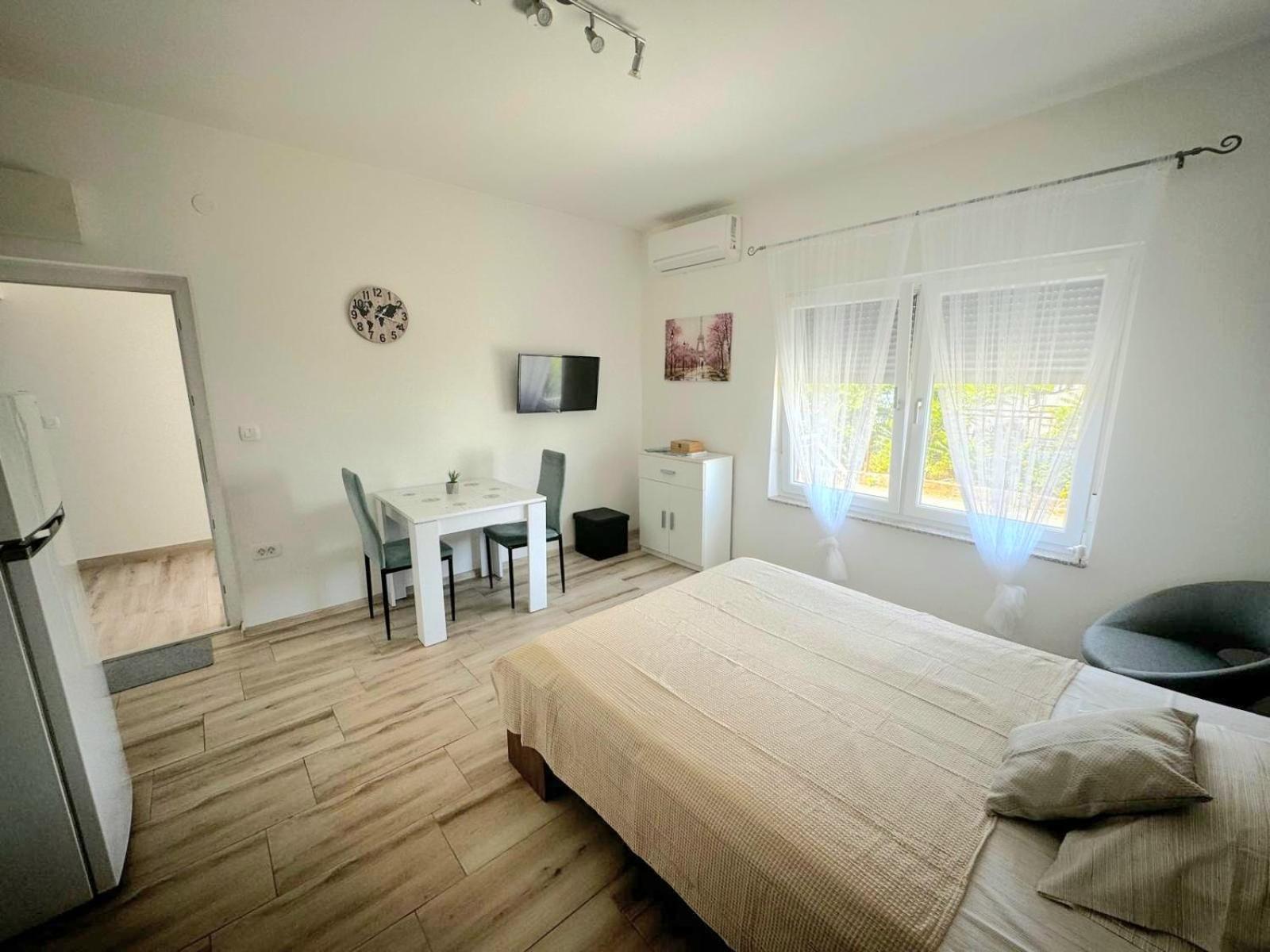 Apartman Maria Gloria *
